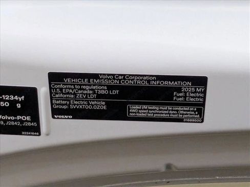 New 2025 Volvo EX90 Plus image 19