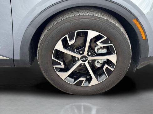 Used 2023 Kia Sportage EX image 9