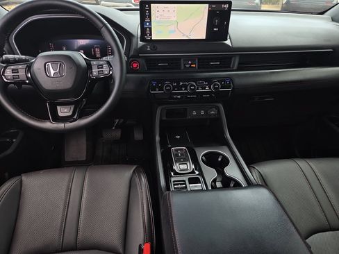Used 2026 Honda Pilot Black Edition image 8