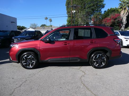 Certified 2025 Subaru Forester Limited image 2