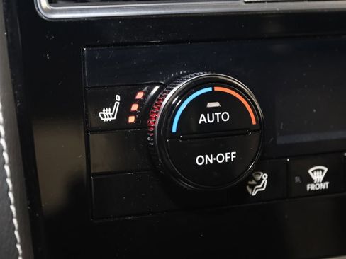 Used 2023 INFINITI QX80 Premium Select w/ All-Season Package image 8