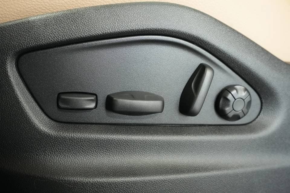 Certified 2026 Porsche Cayenne AWD/4WD image 35