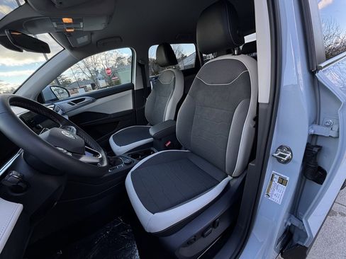 New 2026 Volkswagen Taos SE image 21