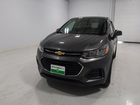 Used 2020 Chevrolet Trax LS w/ Tint and Cruise Package AWD/4WD image 15