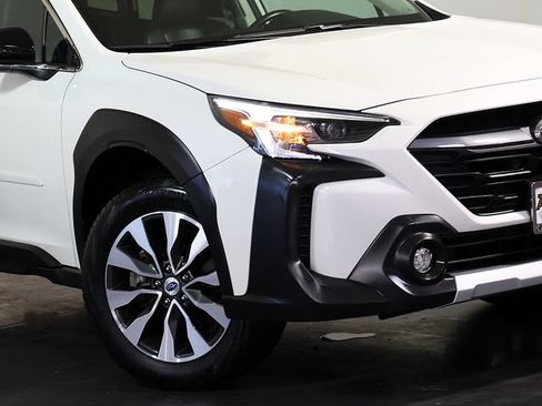 Used 2025 Subaru Outback Limited AWD/4WD image 8