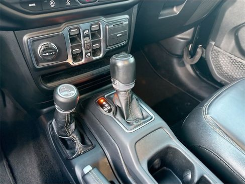 Used 2021 Jeep Gladiator Overland image 18