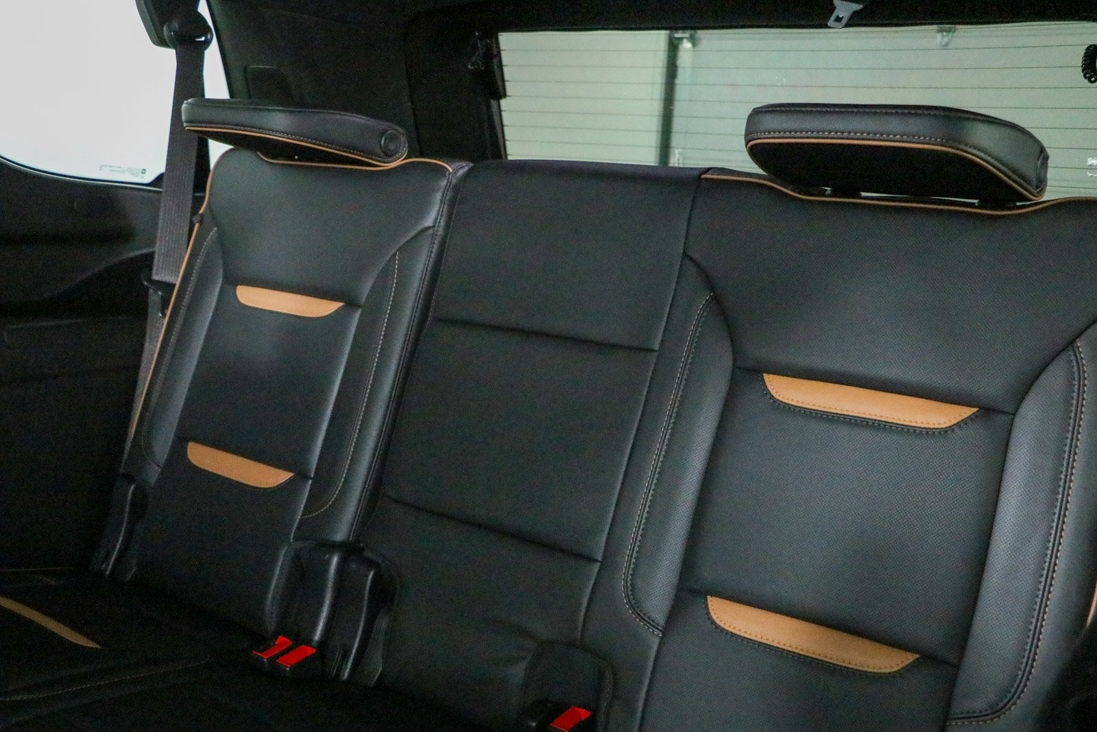 Used 2021 GMC Yukon AT4 w/ AT4 Premium Plus Package AWD/4WD image 30