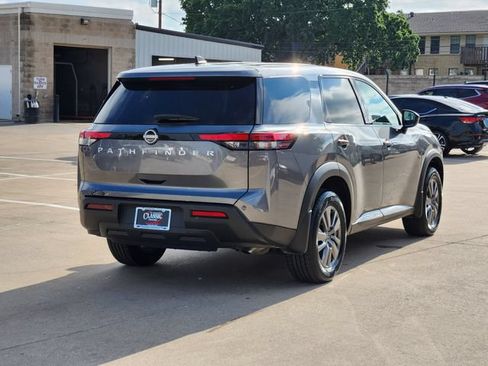 Used 2025 Nissan Pathfinder S FWD image 14