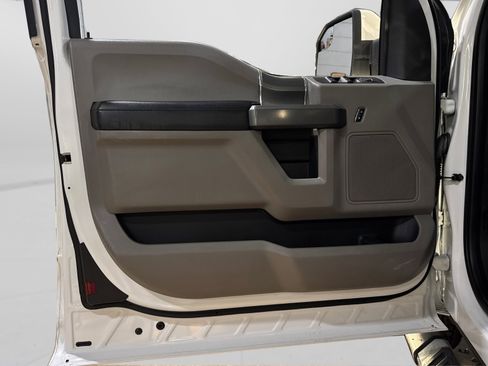 Used 2016 Ford F150 XLT w/ XTR Package image 16