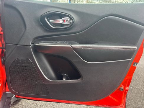 Used 2021 Jeep Cherokee Trailhawk w/ Sun, Sound & Nav Group image 27