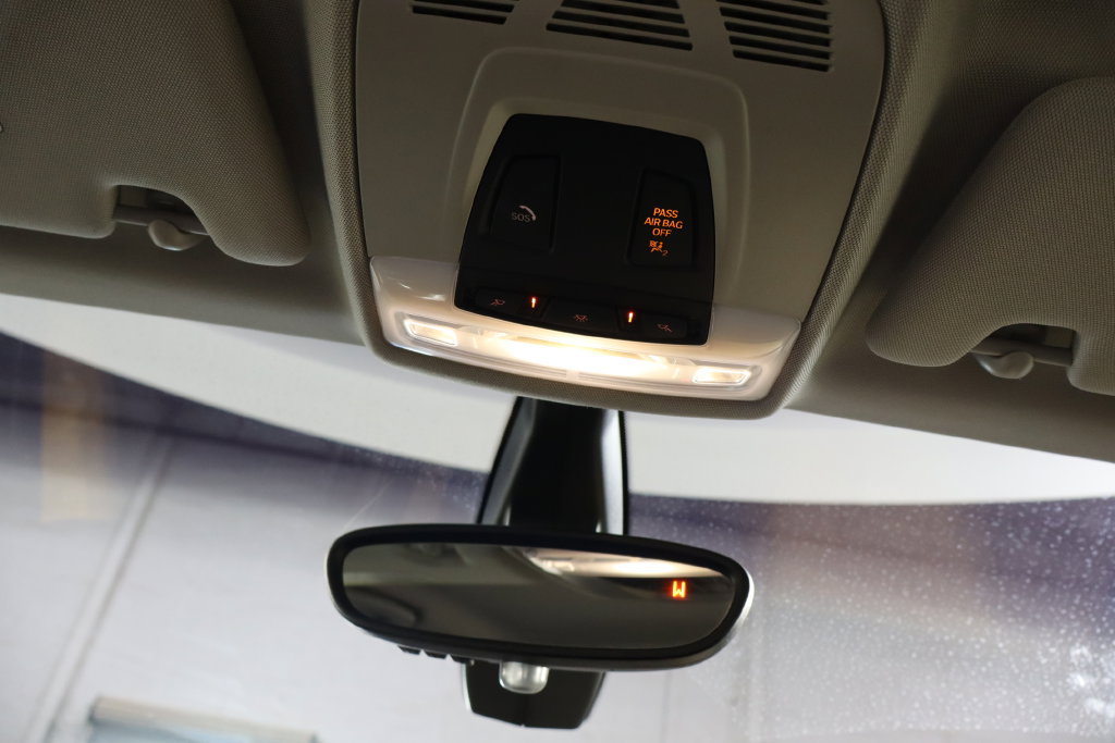 Used 2015 BMW i3 w/ Range Extender RWD image 18