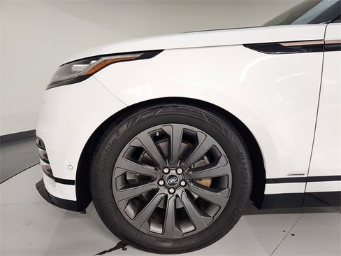 Used 2018 Land Rover Range Rover Velar R-Dynamic SE image 11