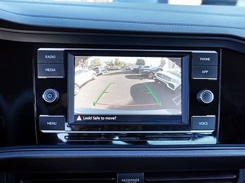 Used 2024 Volkswagen Jetta SE FWD image 25