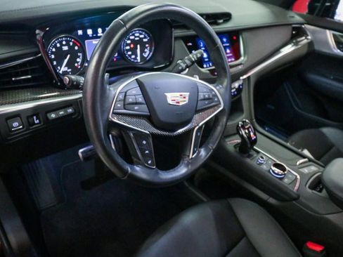 Used 2023 Cadillac XT5 Sportv w/ Technology Package AWD/4WD image 12