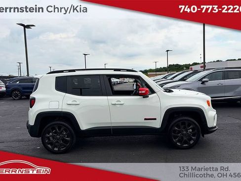 Used 2023 Jeep Renegade Latitude AWD/4WD image 28