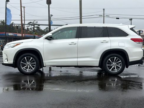 Used 2018 Toyota Highlander XLE image 6