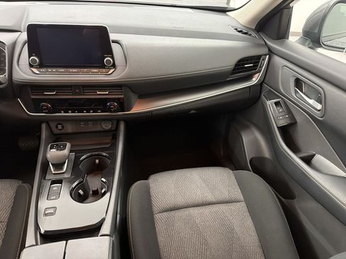 Used 2025 Nissan Rogue SV FWD image 27