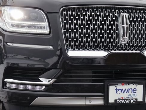 Used 2021 Lincoln Navigator Reserve image 12