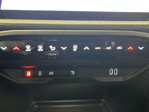 New 2026 Jeep Cherokee Laredo AWD/4WD image 17