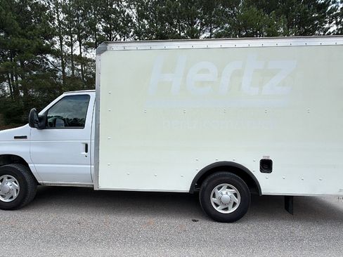 Used 2022 Ford E-350 and Econoline 350 Super Duty RWD image 11