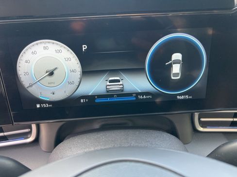 Used 2022 Hyundai Elantra Limited image 16