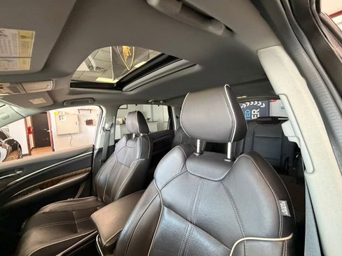 Used 2019 Acura MDX FWD w/ Advance Package image 17