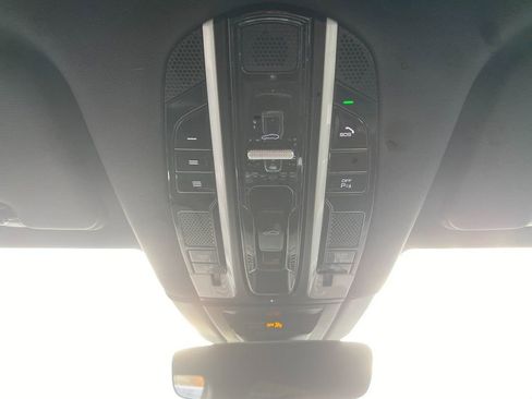 Used 2020 Porsche Cayenne S image 23