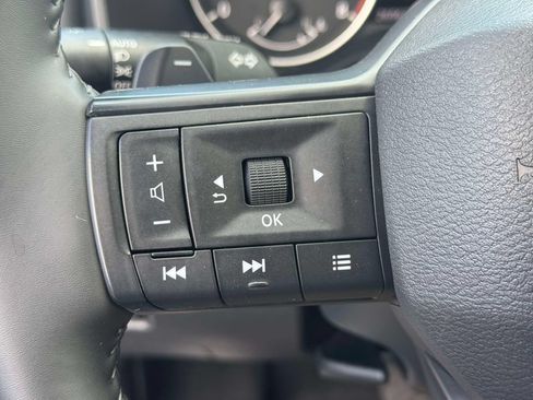 Used 2025 Nissan Rogue SV FWD image 20