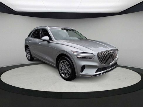Used 2025 Genesis GV70 2.5T AWD/4WD image 2