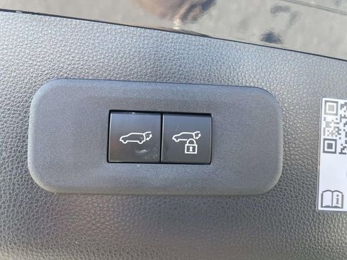 Used 2025 Toyota Crown Signia image 50