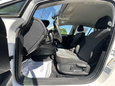 Used 2016 Volkswagen e-Golf SE FWD image 11