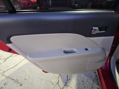 Used 2007 Ford Fusion SE image 12