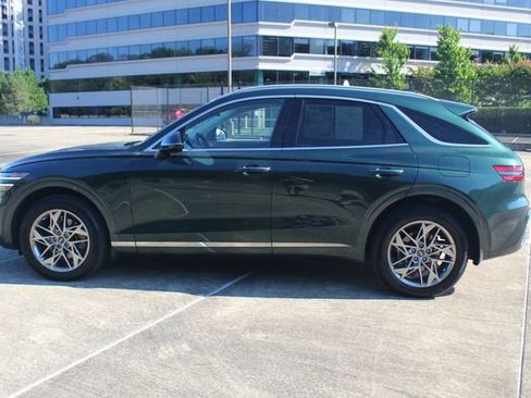 Used 2022 Genesis GV70 2.5T w/ Select Package image 6