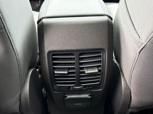 Used 2015 Ford Escape SE w/ Equipment Group 201A AWD/4WD image 47