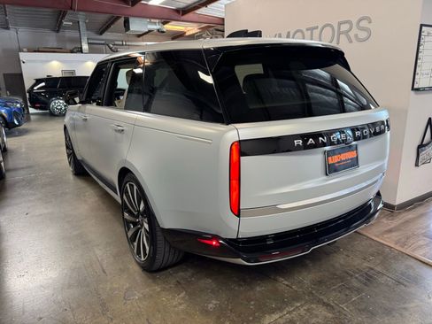 Used 2025 Land Rover Range Rover Long Wheelbase Autobiography image 17