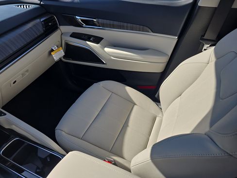 New 2025 Kia Telluride EX w/ EX Captain's Chair Package image 18