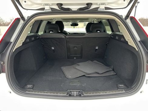 Certified 2025 Volvo V60 B5 Cross Country Plus image 35