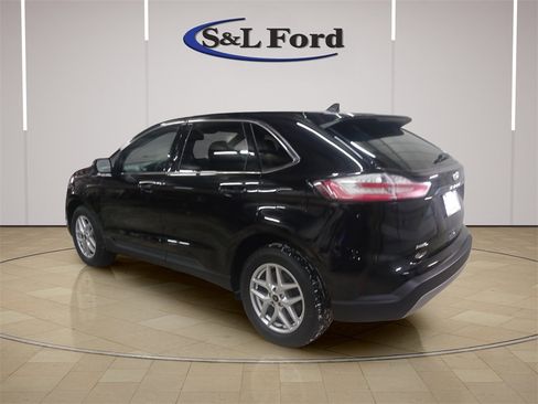 Used 2024 Ford Edge SEL image 2