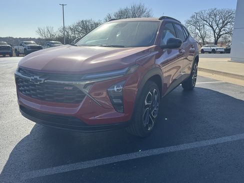 New 2026 Chevrolet Trax RS w/ Driver Confidence Package image 2