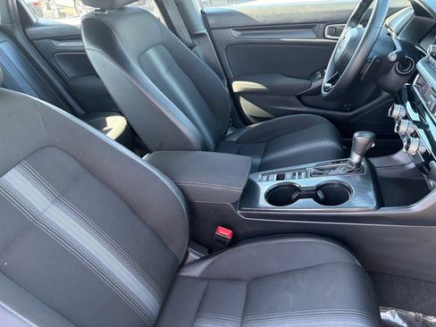 Used 2025 Honda Civic Sport image 15