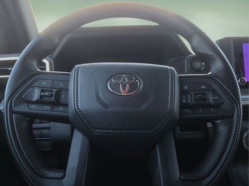 Certified 2026 Toyota Tacoma SR5 AWD/4WD image 25