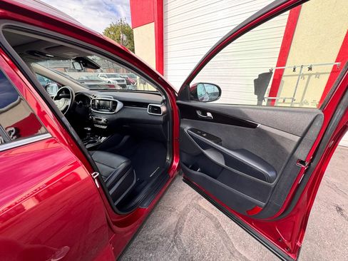 Used 2020 Kia Sorento EX image 32