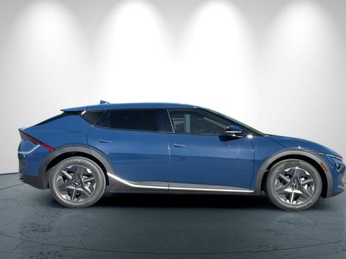 New 2026 Kia EV6 Light AWD/4WD image 3