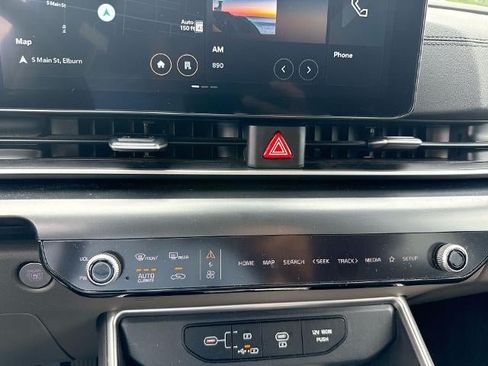 Used 2026 Kia Carnival FWD image 11