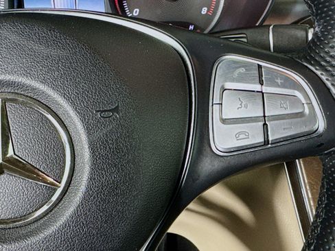 Used 2018 Mercedes-Benz GLC 300 4MATIC w/ Premium Package image 14