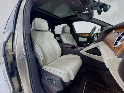 Certified 2023 Bentley Bentayga AWD/4WD image 27