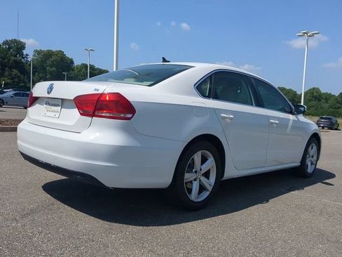 Used 2013 Volkswagen Passat 2.5 SE FWD image 4