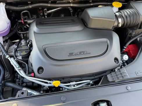 New 2026 Chrysler Pacifica Select image 14