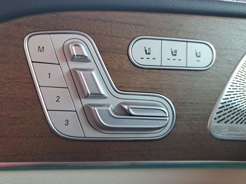 Used 2021 Mercedes-Benz GLS 450 4MATIC image 27