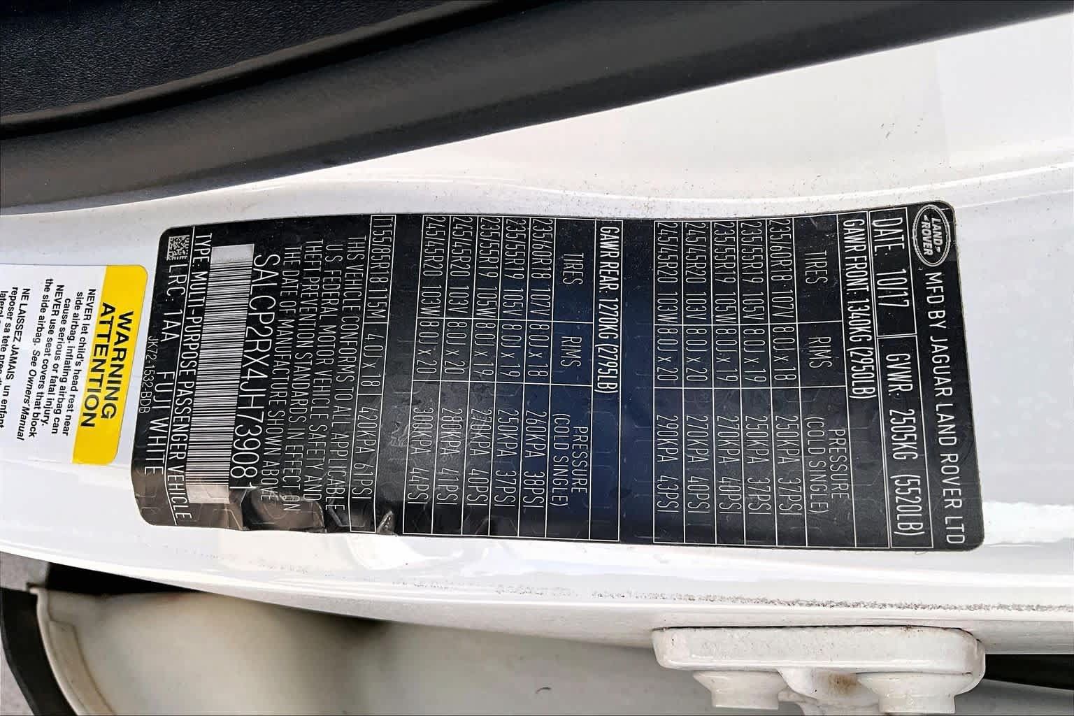 Used 2018 Land Rover Discovery Sport SE AWD/4WD image 32